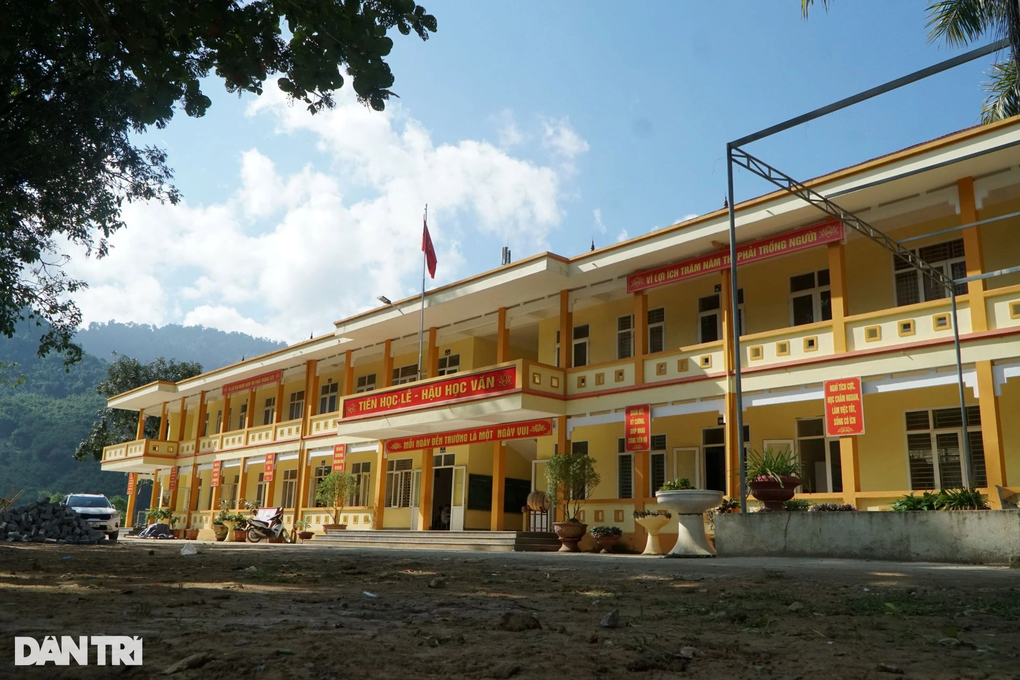 Độc đáo mô hình học sinh vùng biên trồng rau, nhà trường trả tiền - 3 Độc đáo mô hình học sinh vùng biên trồng rau, nhà trường trả tiền - 3