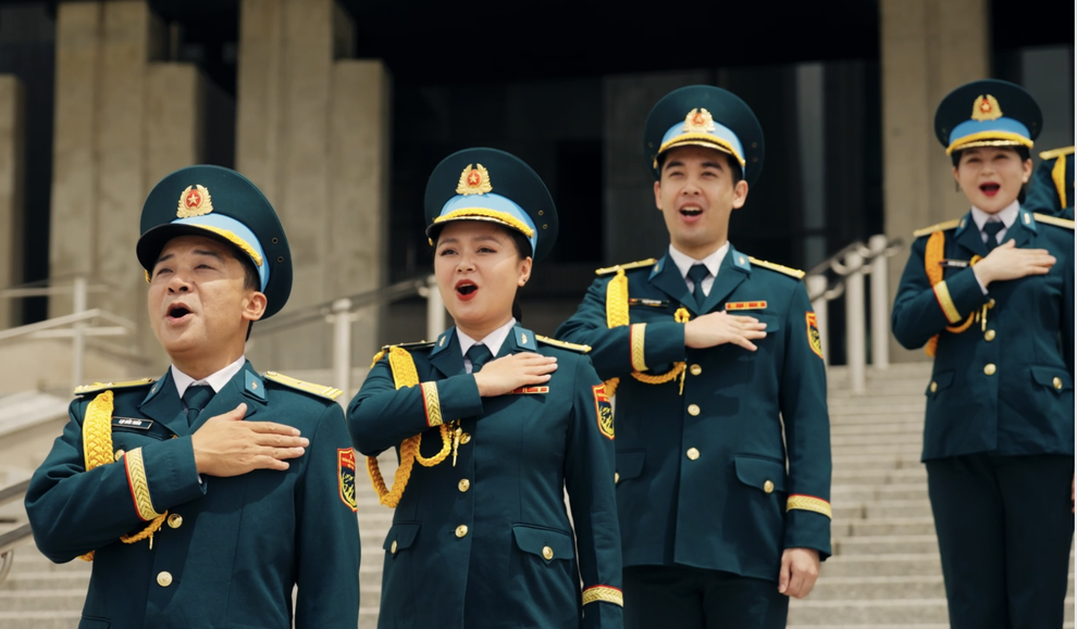 Dong Hung continue de répandre la fierté nationale à travers la musique - 2 Đông Hùng tiếp tục lan tỏa niềm tự hào dân tộc qua âm nhạc - 2