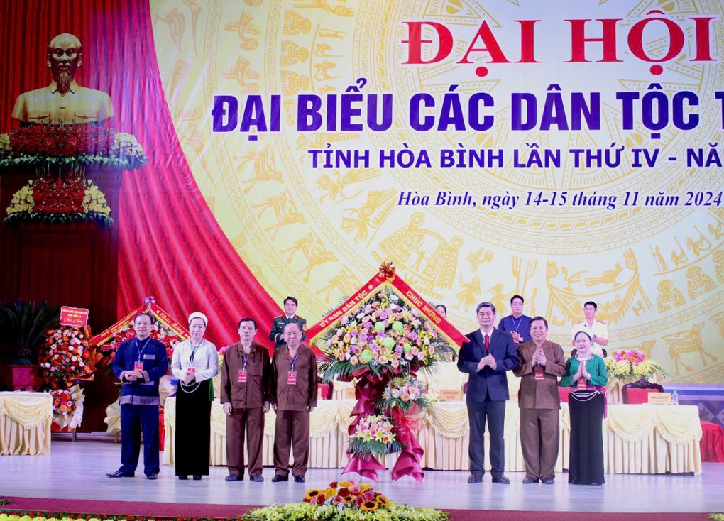 Các dân tộc thiểu số tỉnh Hòa Bình nêu cao tinh thần đoàn kết, tự cường - 2 Các dân tộc thiểu số tỉnh Hòa Bình nêu cao tinh thần đoàn kết, tự cường - 2