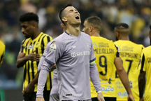 Thi đấu tệ hại, C.Ronaldo bị CĐV Saudi Arabia chế giễu