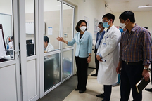 Hà Nội tăng bệnh nhân Covid-19 do thời tiết giao mùa, độ ẩm cao