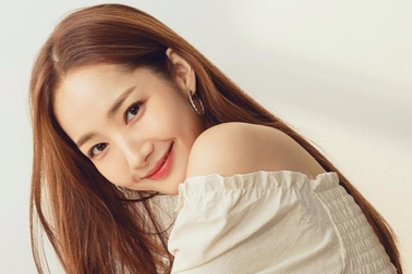 Giữa "bão" phản đối, "thư ký Kim" Park Min Young tuyên bố chia tay đại gia