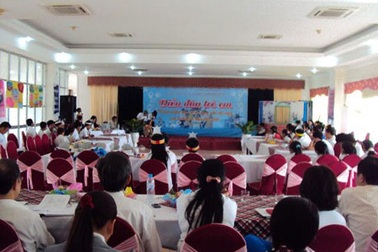 Gần 60 trẻ góp tiếng nói bảo vệ quyền trẻ em