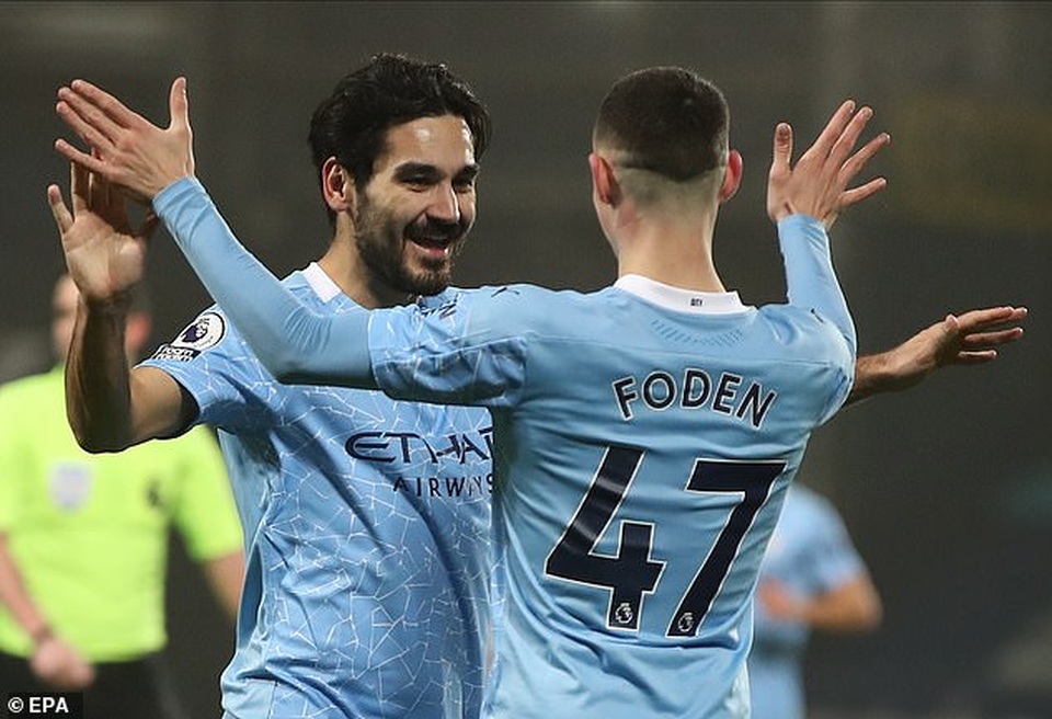 HLV Pep Guardiola bình thản khi Man City giành ngôi đầu Premier League - 3 HLV Pep Guardiola bình thản khi Man City giành ngôi đầu Premier League - 3