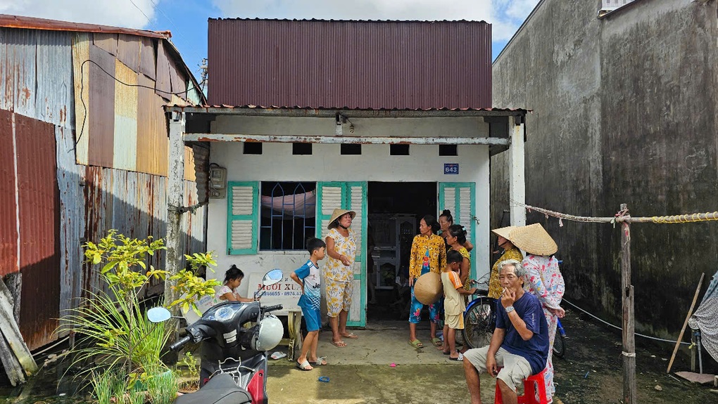 Bé gái 14 tuổi bị lột đồ, đánh tập thể ở Cần Thơ - 2 Bé gái 14 tuổi bị lột đồ, đánh tập thể ở Cần Thơ - 2