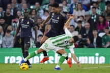 Real Madrid đứng trước nguy cơ mất ngôi đầu bảng La Liga