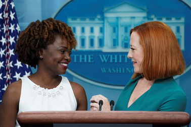 Tổng thống Mỹ thay Thư ký báo chí Nhà Trắng