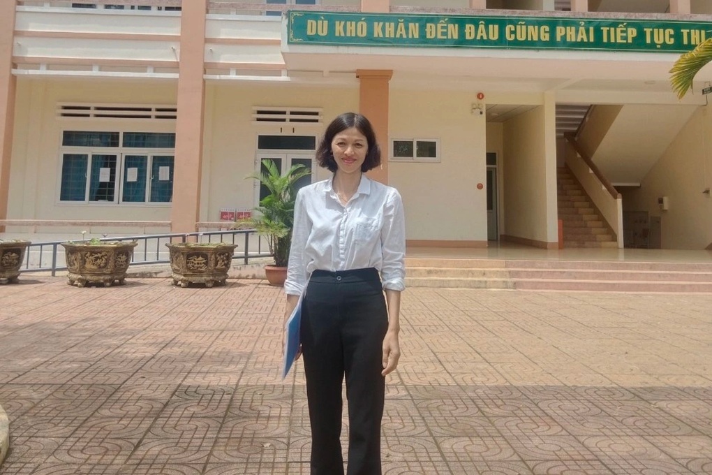 Phụ nữ 47 tuổi ở Đắk Lắk dự thi tốt nghiệp để thực hiện ước mơ thuở cơ hàn - 1