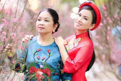 Chồng tỷ phú động viên Hà Phương về Việt Nam đón Tết cùng bố mẹ