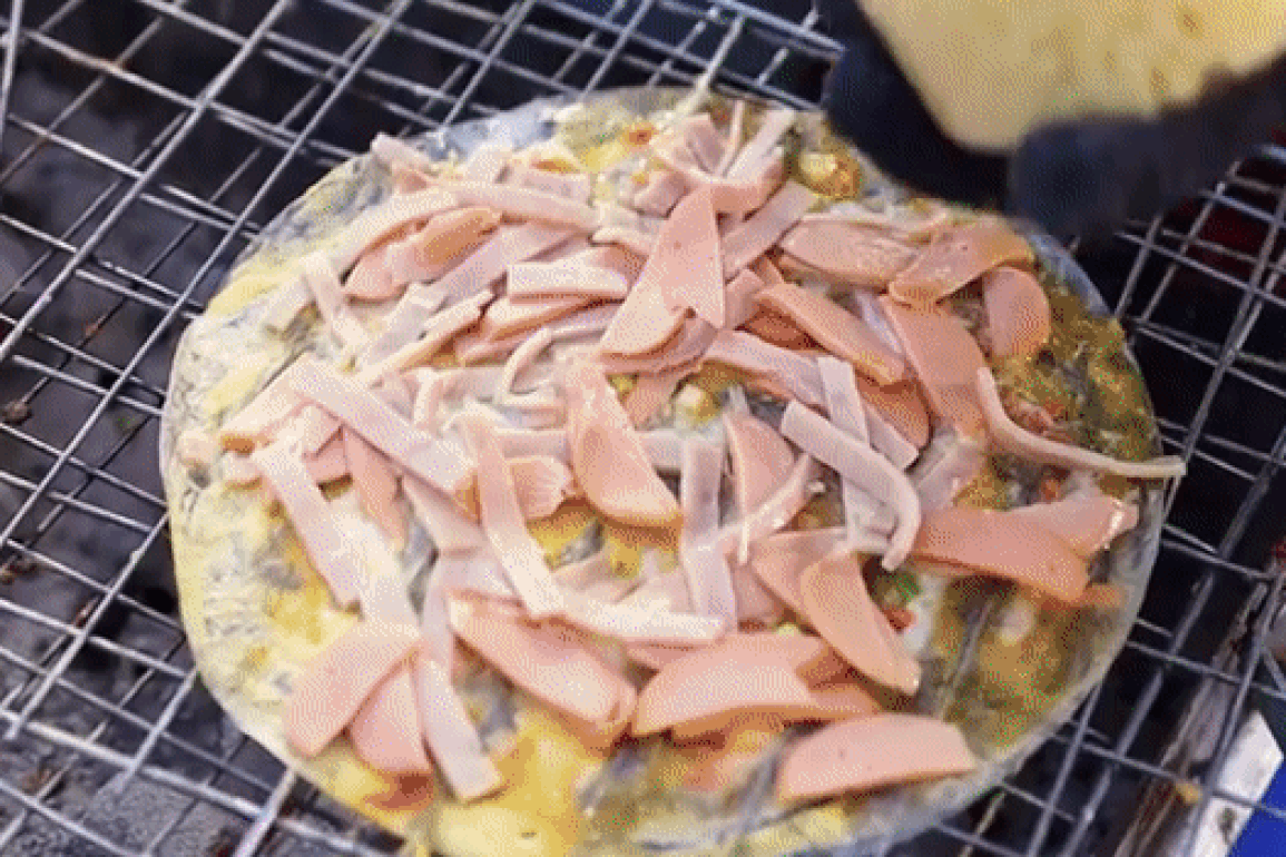 Món pizza Việt Nam được dân nghiền ăn vặt ở Thái Lan yêu thích - 1 Món pizza Việt Nam được dân nghiền ăn vặt ở Thái Lan yêu thích - 1