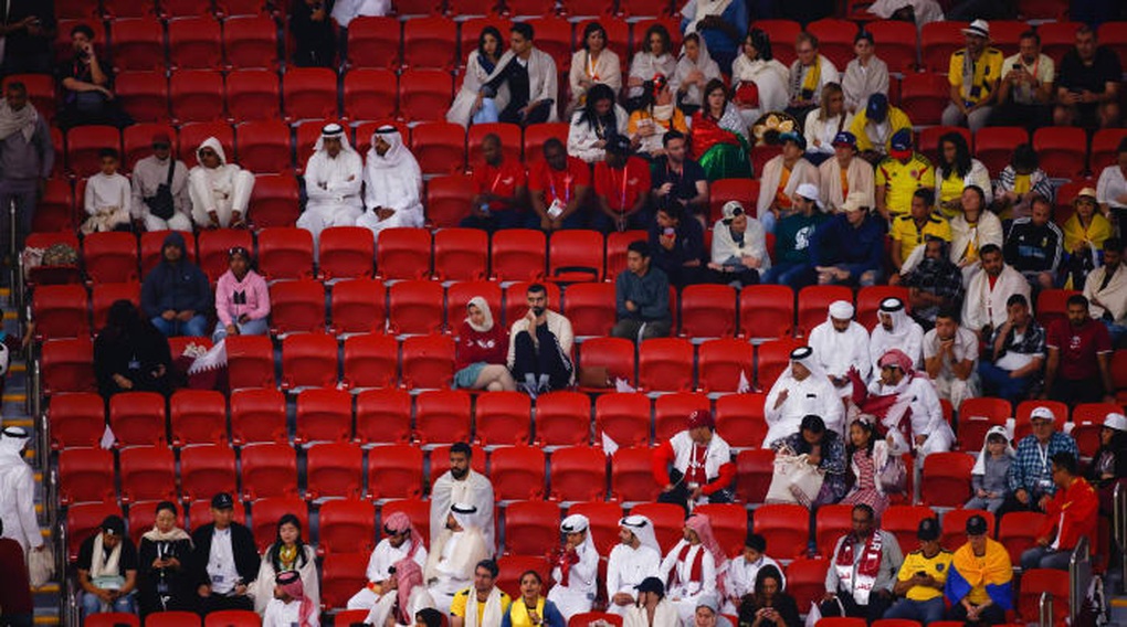 Chủ nhà Qatar thua dễ dàng: Đồng tiền không thể nói năng - 3 Chủ nhà Qatar thua dễ dàng: Đồng tiền không thể nói năng - 3