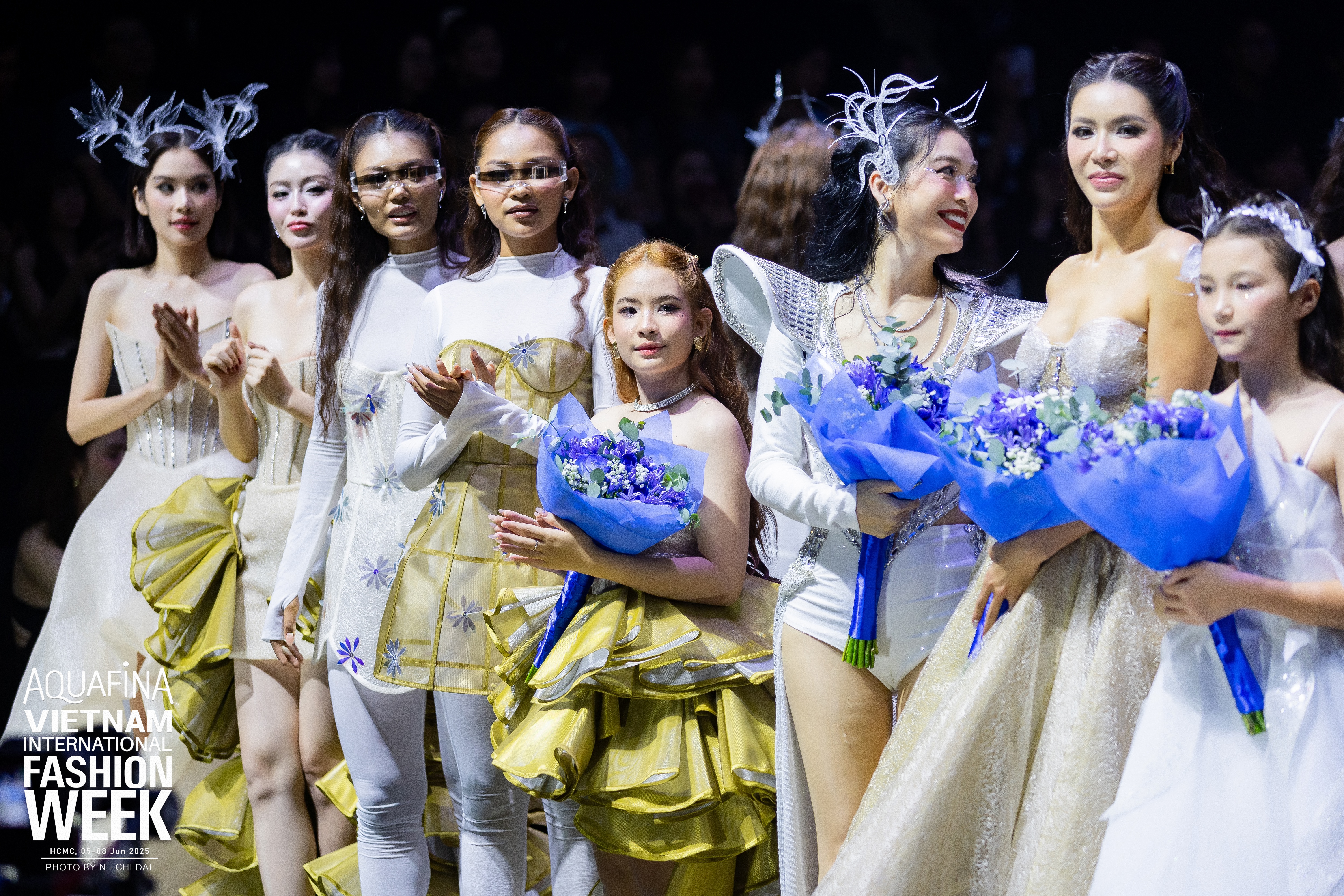 Người mẫu 15 tuổi thể hiện phong cách quốc tế trên sàn diễn Việt Nam - 3 Người mẫu 15 tuổi thể hiện phong cách quốc tế trên sàn diễn Việt Nam - 3