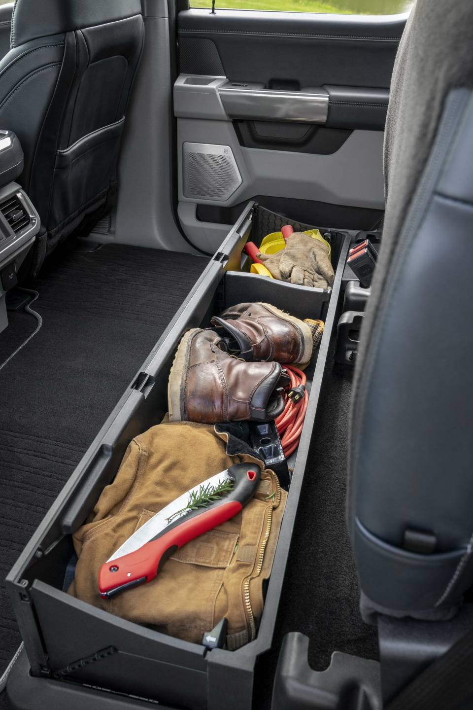 Ford F-150 thế hệ mới - Thiết kế mới, công nghệ động cơ mới - 31 Ford F-150 thế hệ mới - Thiết kế mới, công nghệ động cơ mới - 31