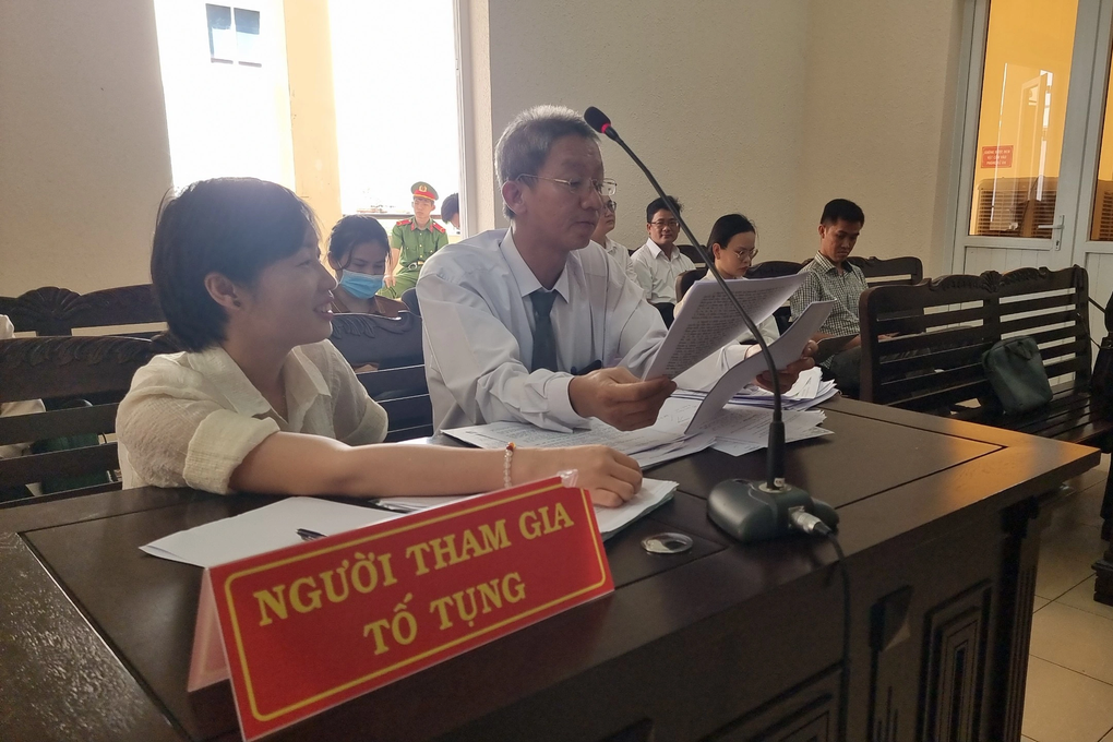 Người phụ nữ bị cưỡng chế xét nghiệm Covid-19 thua kiện - 1 Người phụ nữ bị cưỡng chế xét nghiệm Covid-19 thua kiện - 1