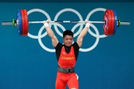 Đô cử Trung Quốc phá kỷ lục Olympic ở môn cử tạ hạng cân 61kg nam