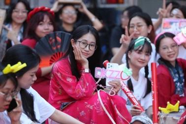 Hẹn nhau mặc áo dài, lan tỏa tinh thần dân tộc tại "Tôi! Người Việt Nam"