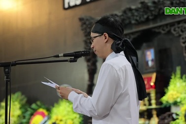 Con trai nhạc sĩ Nguyễn Lân Cường nói lời cảm ơn trong lễ tang của bố