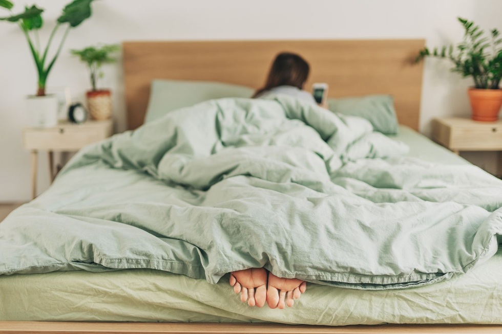 Gen Z kiệt quệ tài chính: Nằm lì trên giường để trốn tránh hay để đầu tư? - 2 Gen Z kiệt quệ tài chính: Nằm lì trên giường để trốn tránh hay để đầu tư? - 2