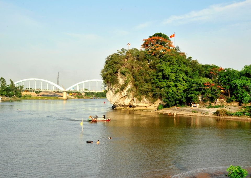 Khám phá “núi thơ” di tích quốc gia đặc biệt ở Ninh Bình - 1 Khám phá “núi thơ” di tích quốc gia đặc biệt ở Ninh Bình - 1