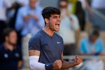 Alcaraz và Zverev tranh cúp vô địch Roland Garros