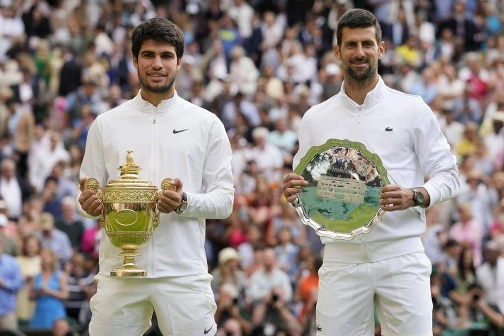 Alcaraz bị trừ điểm, Djokovic bám sát ở ngôi số một thế giới - 1 Alcaraz bị trừ điểm, Djokovic bám sát ở ngôi số một thế giới - 1