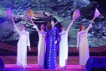 Hàng nghìn khán giả Thủ đô dự lễ khai mạc “Quảng Bình trong lòng Hà Nội”