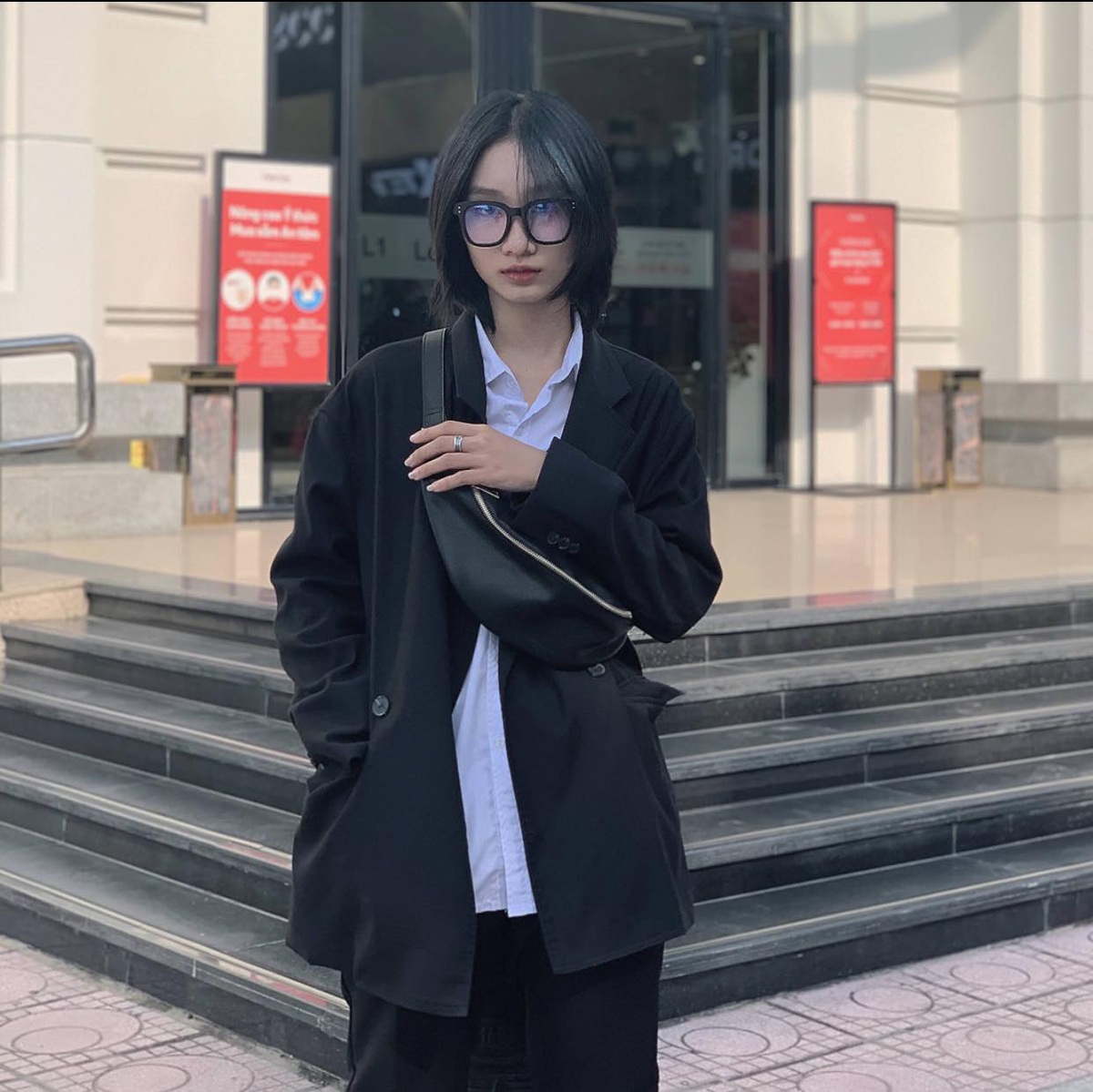 Nữ sinh 17 tuổi cao 1m70, sở hữu nét đẹp phi giới tính gây sốt mạng - 1