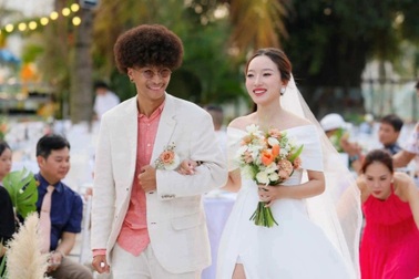 Chàng trai Hà Nội cưới được vợ đẹp nhờ có mái tóc "độc lạ"