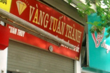 Hà Nội: Đột vòm liều lĩnh, khoắng hàng chục cây vàng