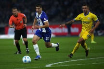 Cầu thủ gốc Việt được AC Milan hỏi mua với giá hơn 500 tỷ đồng