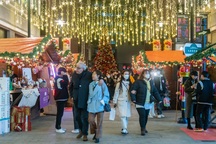 Thế giới rộn ràng chờ đón Giáng sinh sau 3 năm đại dịch