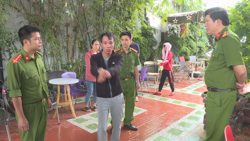 Cán bộ Trung tâm đăng kiểm xe cơ giới tử vong sau cú đâm của bạn nhậu - 1 Cán bộ Trung tâm đăng kiểm xe cơ giới tử vong sau cú đâm của bạn nhậu - 1