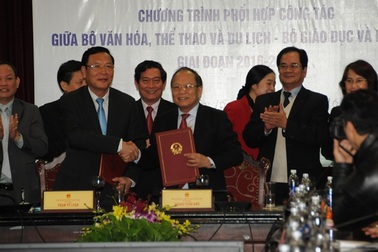 Hợp tác đẩy mạnh hoạt động giáo dục, học tập suốt đời trong thư viện