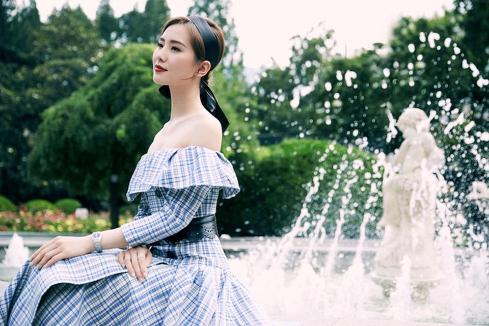 Nhan sắc cuốn hút của gái một con Lưu Thi Thi sau 1 năm sinh nở - 11 Nhan sắc cuốn hút của gái một con Lưu Thi Thi sau 1 năm sinh nở - 11