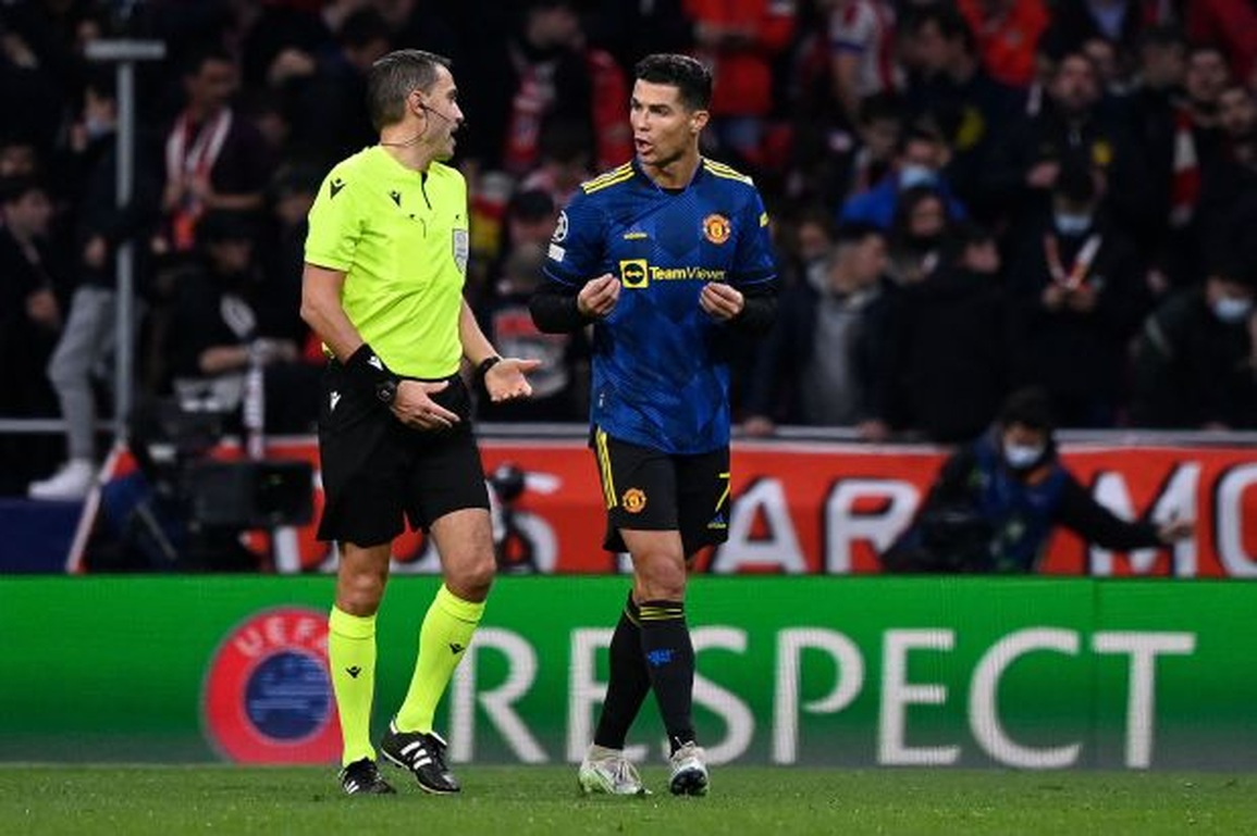 C.Ronaldo phát bực, nổi cáu với trọng tài - 2 C.Ronaldo phát bực, nổi cáu với trọng tài - 2