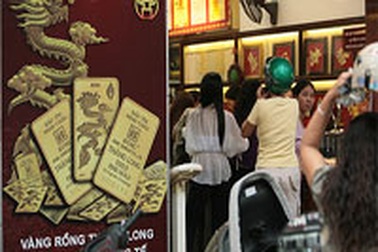 Vàng lên 1,74 triệu đồng/chỉ sau “cú hích” của FED