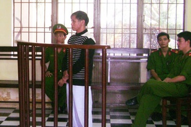 Lừa xuất khẩu lao động, “giám đốc” lãnh 12 năm tù