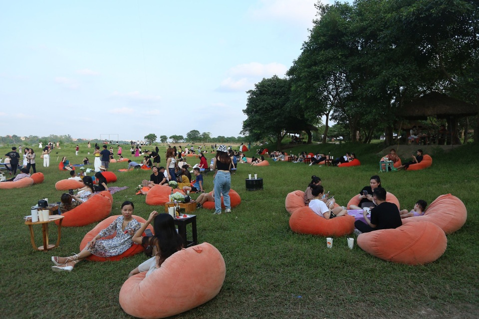 Hà Nội: Củng cố hồ sơ xử phạt chủ khu vui chơi ở bãi đá sông Hồng - 2 Hà Nội: Củng cố hồ sơ xử phạt chủ khu vui chơi ở bãi đá sông Hồng - 2