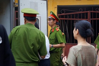 Nỗi đau của 2 người phụ nữ bên Dương Chí Dũng 