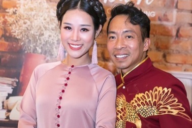 Vợ kém 18 tuổi của ca sĩ Việt Hoàn từng vỡ mộng đòi ly dị chồng