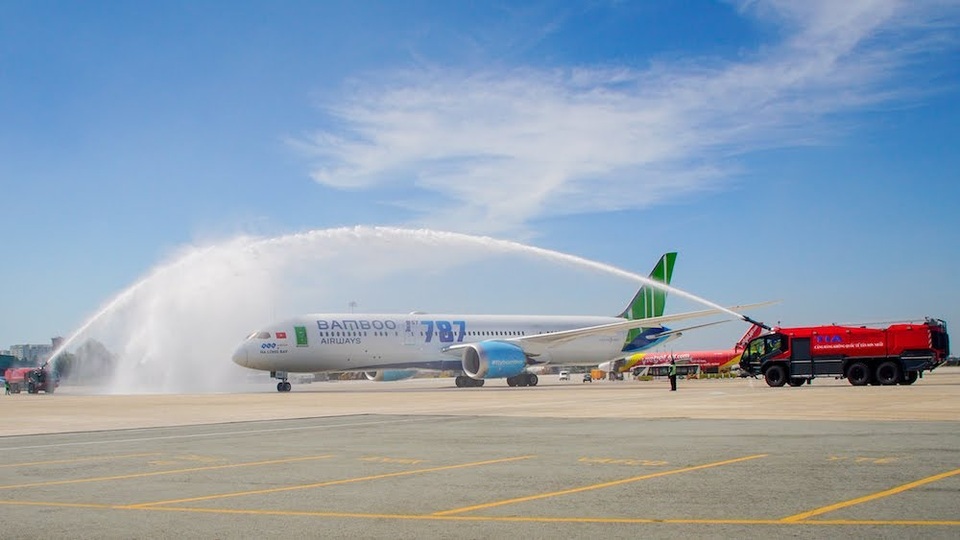 Máy bay thân rộng Boeing 787-9 Dreamliner Ha Long Bay của Bamboo Airways thực hiện chuyến bay thương mại đầu tiên - 1 Máy bay thân rộng Boeing 787-9 Dreamliner Ha Long Bay của Bamboo Airways thực hiện chuyến bay thương mại đầu tiên - 1