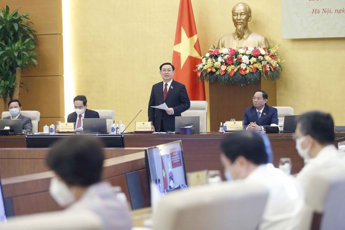 Chủ tịch Quốc hội yêu cầu, Đoàn giám sát phải có bản lĩnh, dám nói thẳng, nói thật, tránh tình trạng phát hiện từ dưới cơ sở bằng “con voi” nhưng gọt giũa dần khi lên đến Ủy ban Thường vụ Quốc hội thì... chẳng còn gì nữa.
