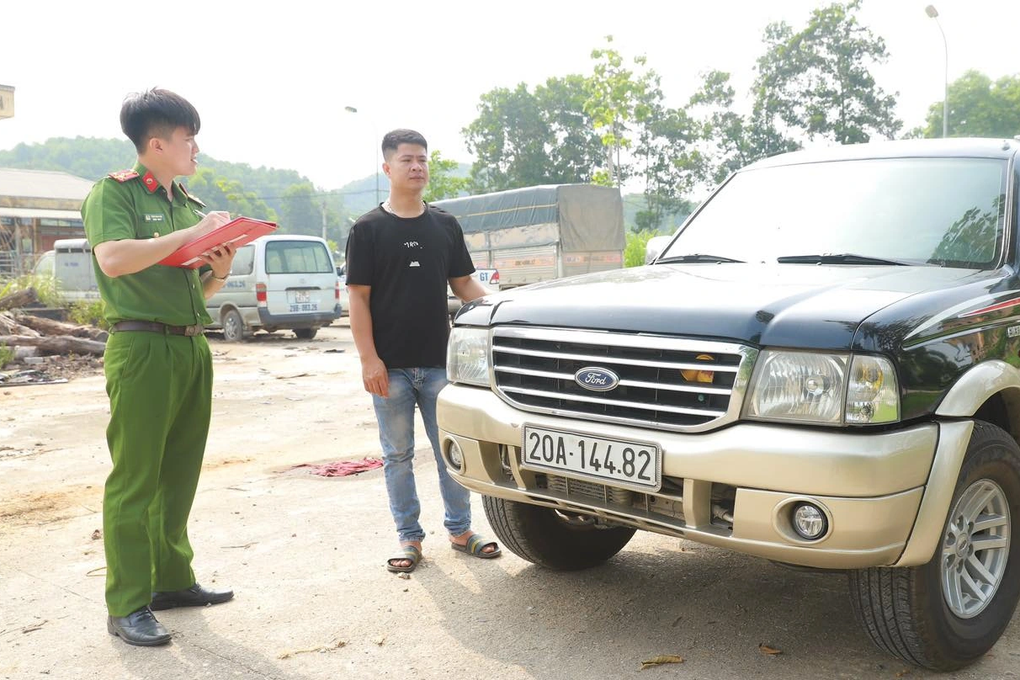 Khởi tố tài xế chống đối khiến CSGT mất gần một giờ truy đuổi - 1 Khởi tố tài xế chống đối khiến CSGT mất gần một giờ truy đuổi - 1