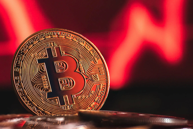 Bitcoin bất ngờ rơi mạnh, liệu kịch bản cũ có lặp lại?
