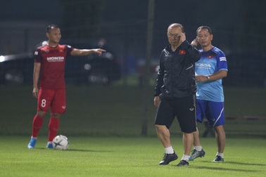 HLV Park Hang Seo lên tiếng bênh vực tiền đạo Công Phượng