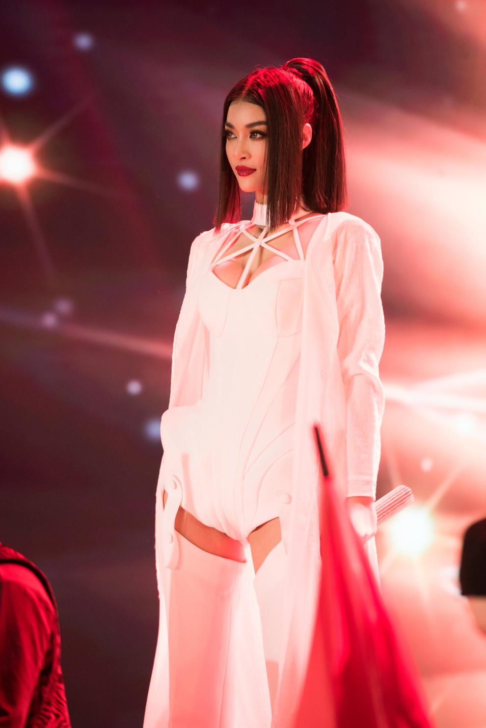 Á hậu, rapper Kiều Loan: Khủng khiếp nhạc rác dung tục đội lốt sáng tạo - 2 Á hậu, rapper Kiều Loan: Khủng khiếp nhạc rác dung tục đội lốt sáng tạo - 2