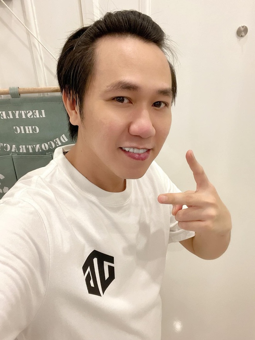 Ca sĩ Phi Nhung, diễn viên Anh Đức mắc Covid-19 từ đâu? - 7 Ca sĩ Phi Nhung, diễn viên Anh Đức mắc Covid-19 từ đâu? - 7