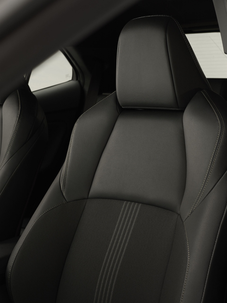 Toyota Yaris Cross Adventure 2021 chào sân, phân khúc miniSUV thêm sôi động - 16 Toyota Yaris Cross Adventure 2021 chào sân, phân khúc miniSUV thêm sôi động - 16