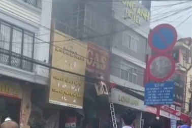 Vụ cửa hàng gas cháy nổ như bom: 2 cháu gái thoát chết trong gang tấc