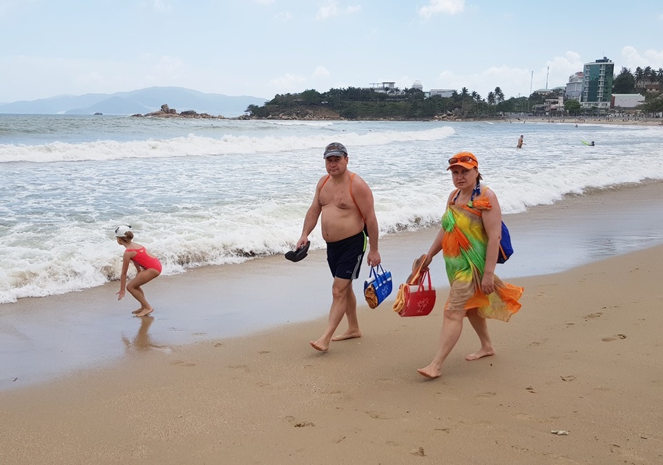 Giữa mùa dịch Covid-19, khách Nga vẫn tấp nập ở Nha Trang - 4 Giữa mùa dịch Covid-19, khách Nga vẫn tấp nập ở Nha Trang - 4